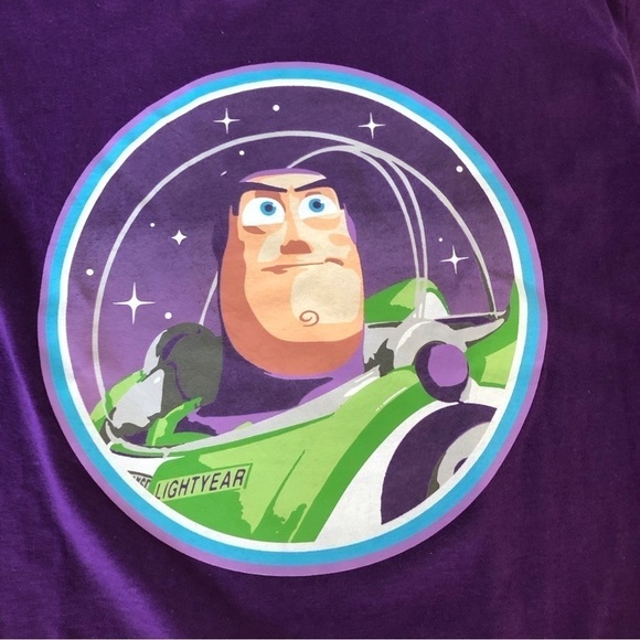 Disney Pixar: Toy Story: Buzz Lightyear purple short sleeve graphic tee size M - Picture 2 of 3